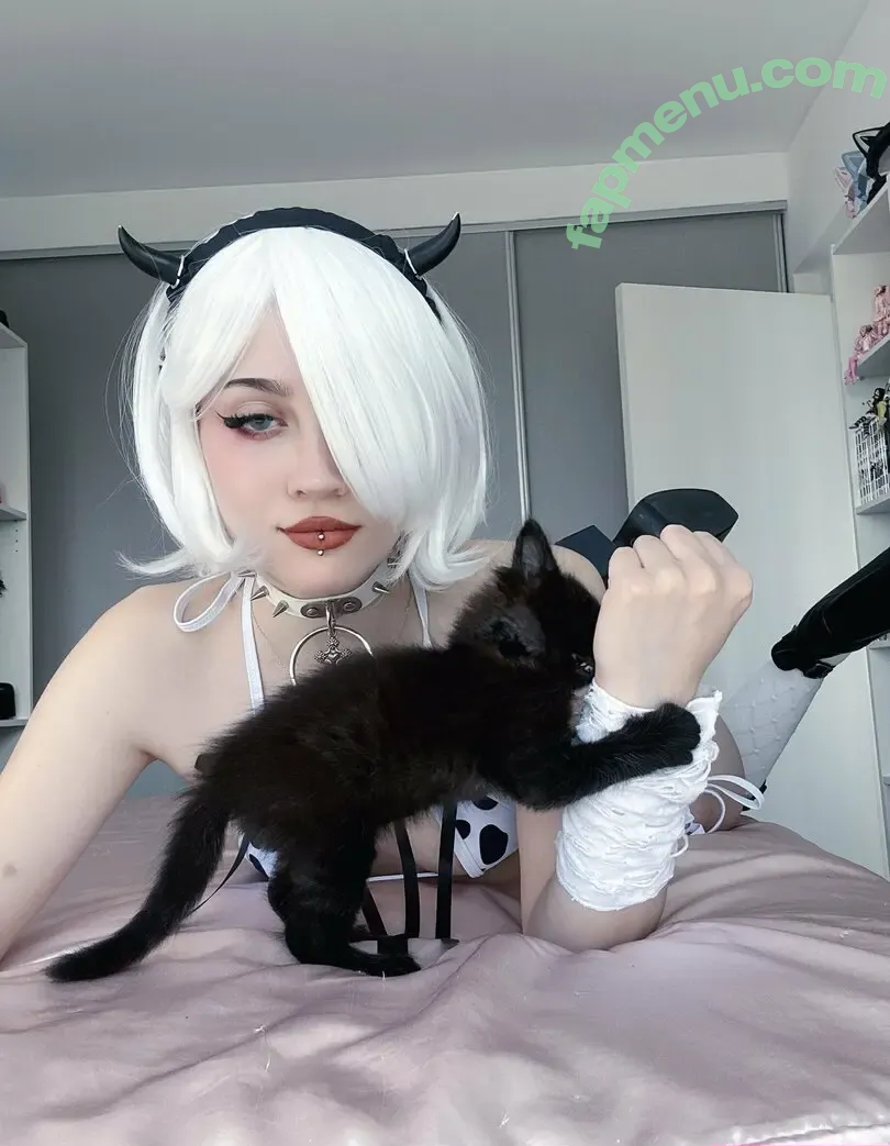 Barbara Horacek nude photo #0212 (barbara_horacek / barbzeppeli)