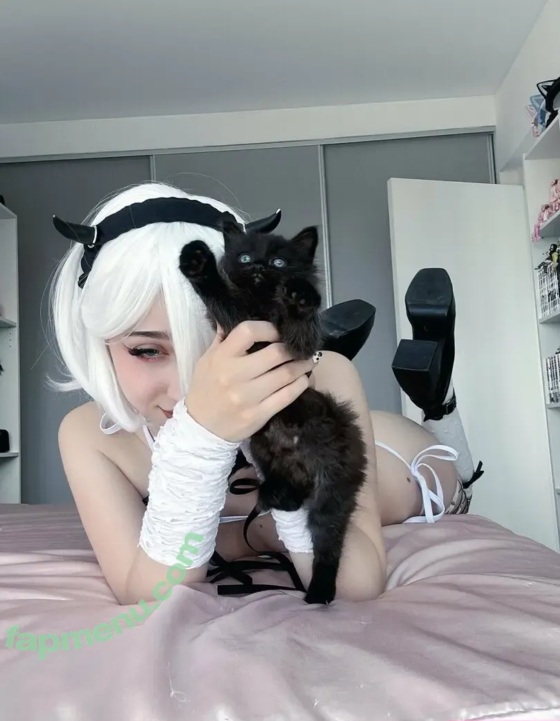 Barbara Horacek nude photo #0218 (barbara_horacek / barbzeppeli)