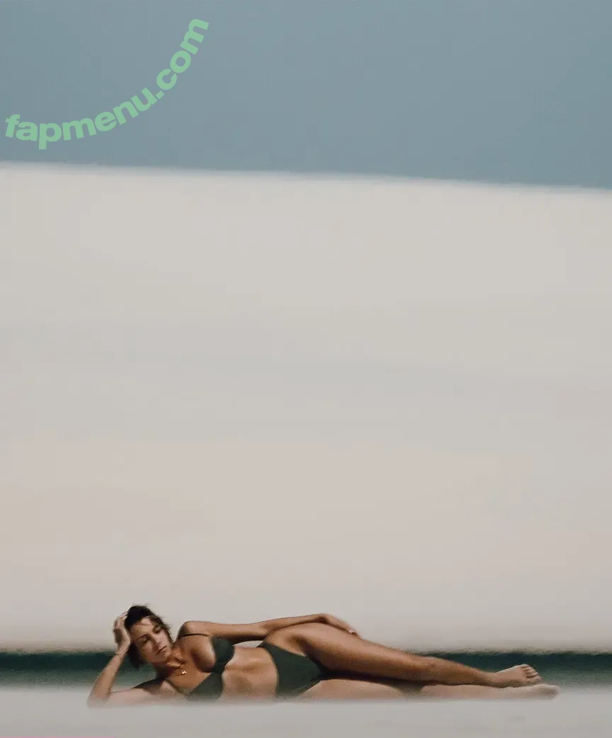 Bárbara Moraes nude photo #0003 (barbaramoraees / barbiealeeee)