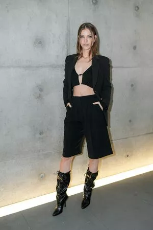 Barbara Palvin / realbarbarapalvin nude photo #0820