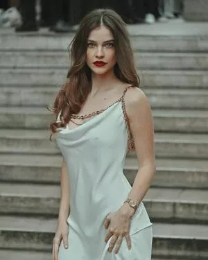 Barbara Palvin / realbarbarapalvin nude photo #0858