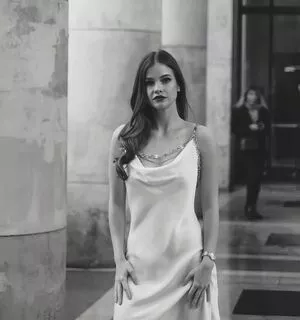 Barbara Palvin / realbarbarapalvin nude photo #0859