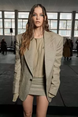 Barbara Palvin / realbarbarapalvin nude photo #0861