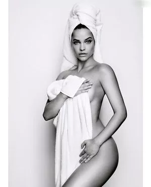 Barbara Palvin / realbarbarapalvin nude photo #1011