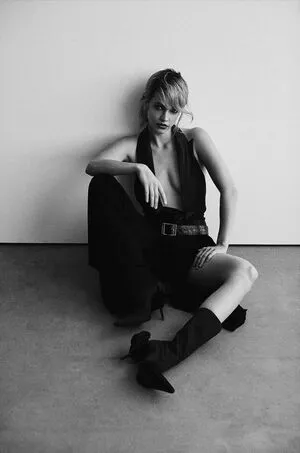 Barbara Palvin / realbarbarapalvin nude photo #1129