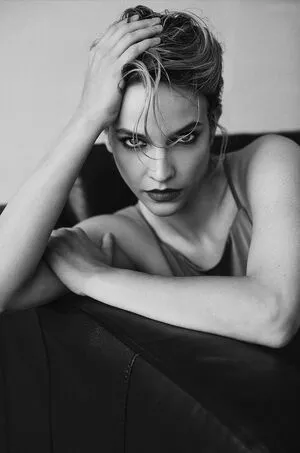 Barbara Palvin / realbarbarapalvin nude photo #1210