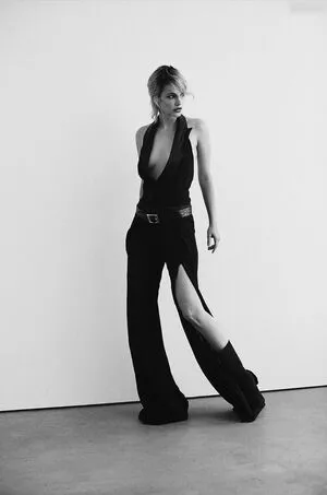 Barbara Palvin / realbarbarapalvin nude photo #1216