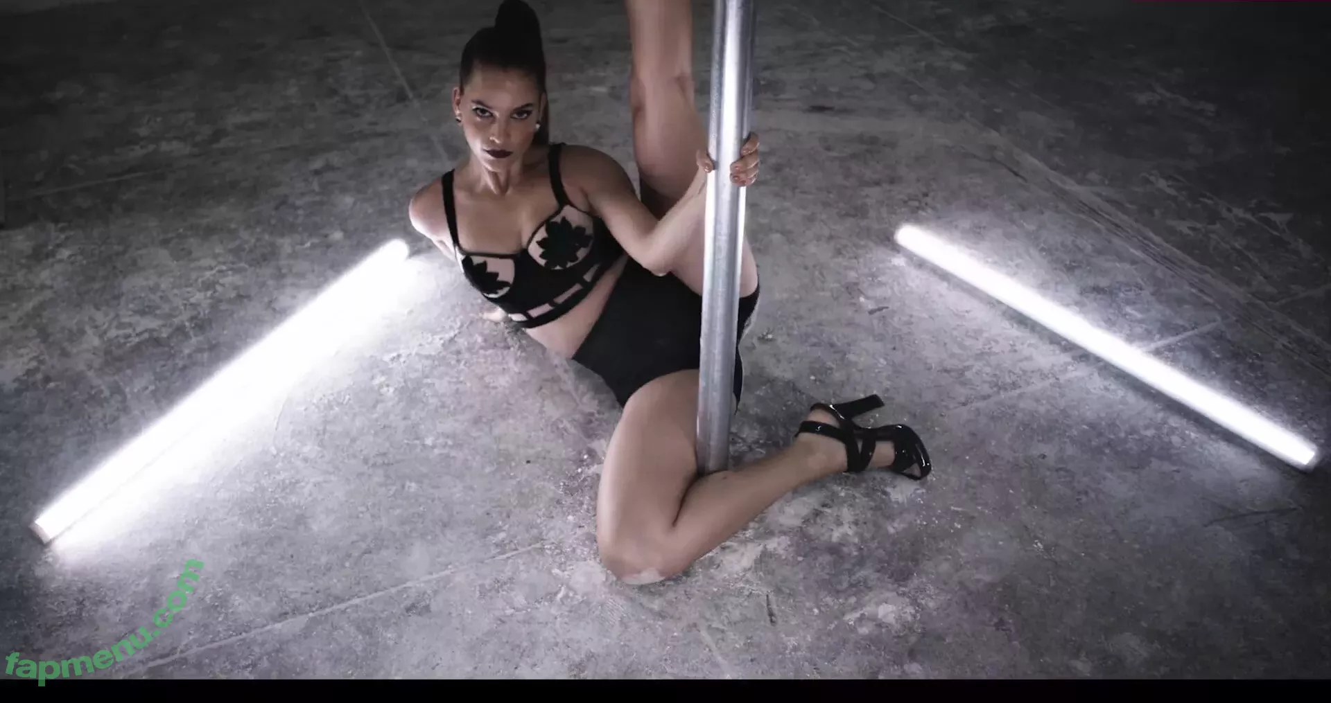 Barbara Palvin nude photo #1101 (realbarbarapalvin)