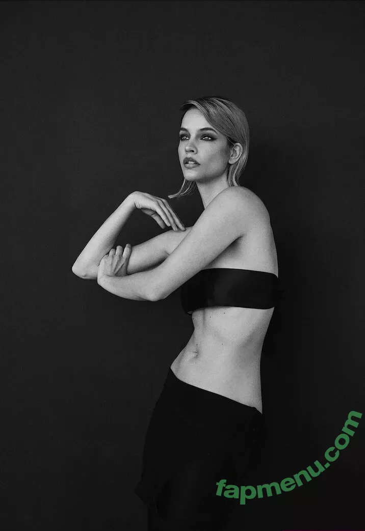 Barbara Palvin nude photo #1127 (realbarbarapalvin)