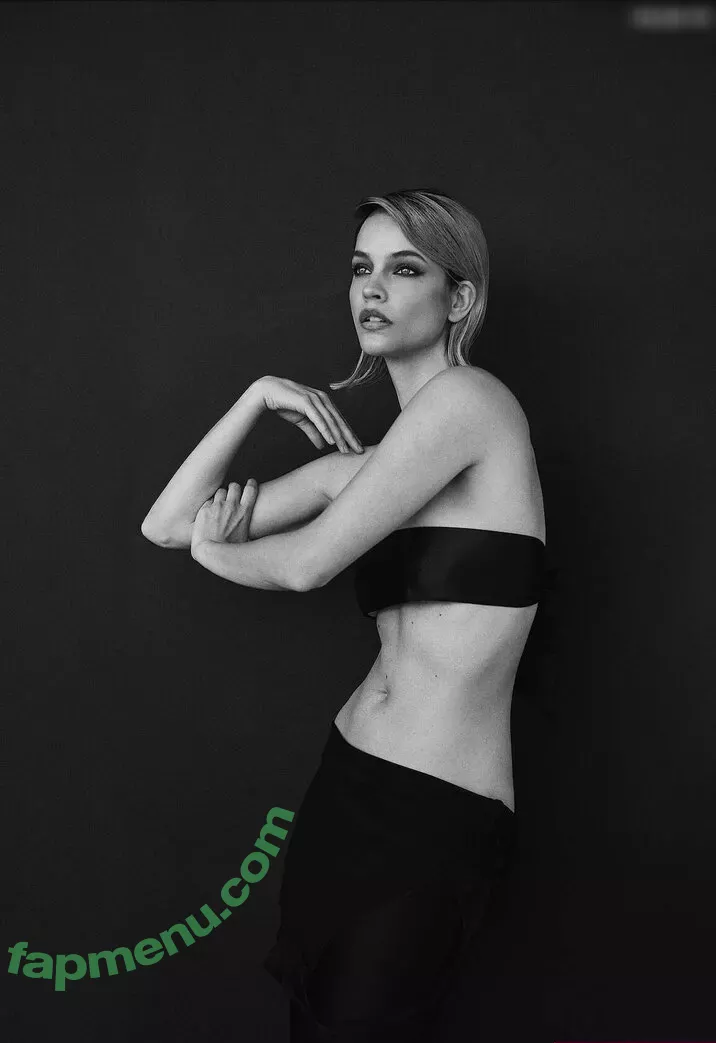 Barbara Palvin nude photo #1213 (realbarbarapalvin)