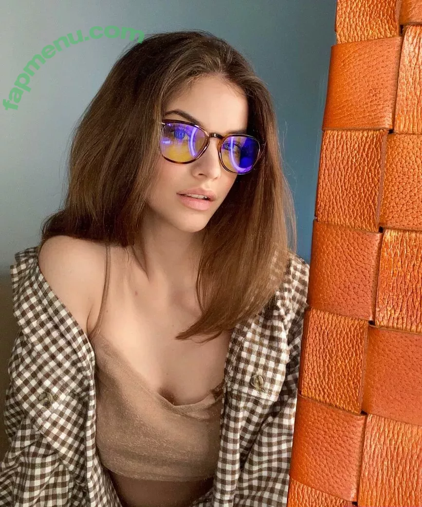 Barbara Palvin nude photo #1358 (realbarbarapalvin)