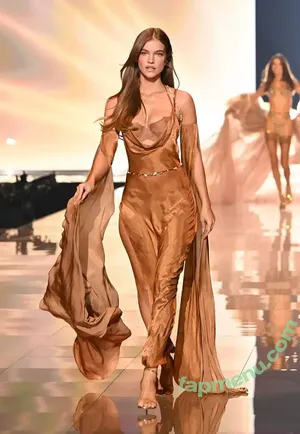 Barbara Palvin / realbarbarapalvin nude photo #2550