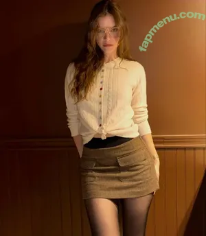 Barbara Palvin / realbarbarapalvin nude photo #2656