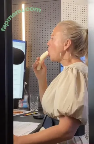 Barbara Schöneberger / sarahtoninx9_ nude photo #0027