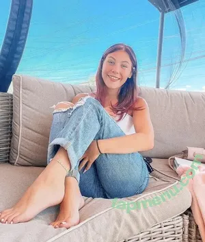 Bare Feet / barefeetpose nude photo #0268