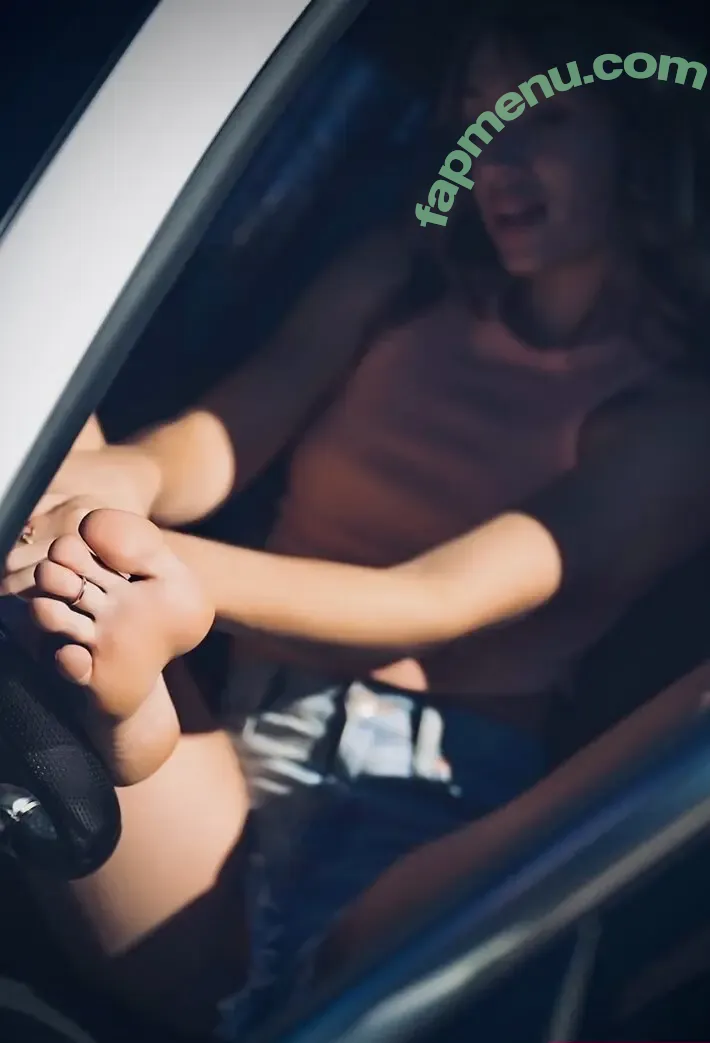 Bare Feet nude photo #0143 (barefeetpose)