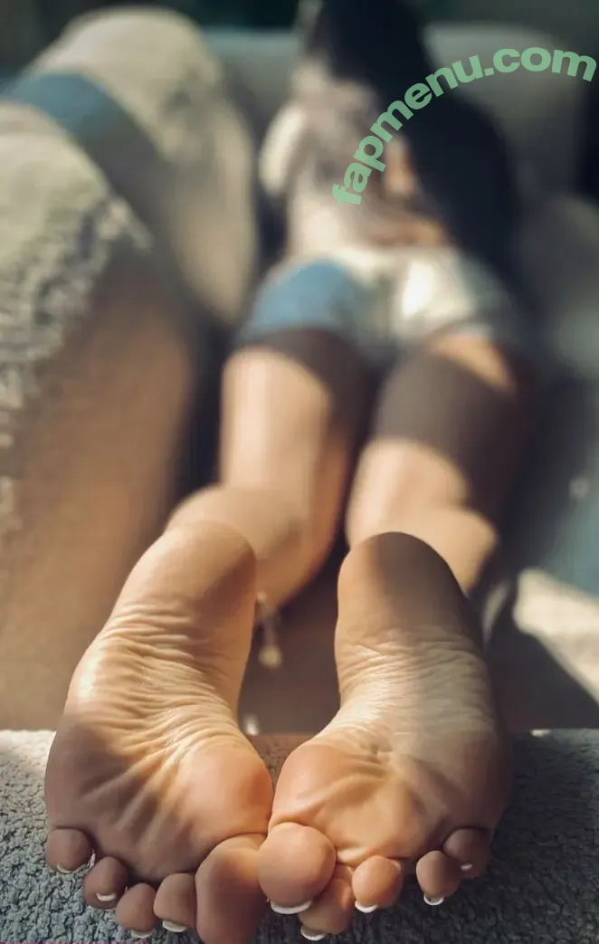 Bare Feet nude photo #0151 (barefeetpose)