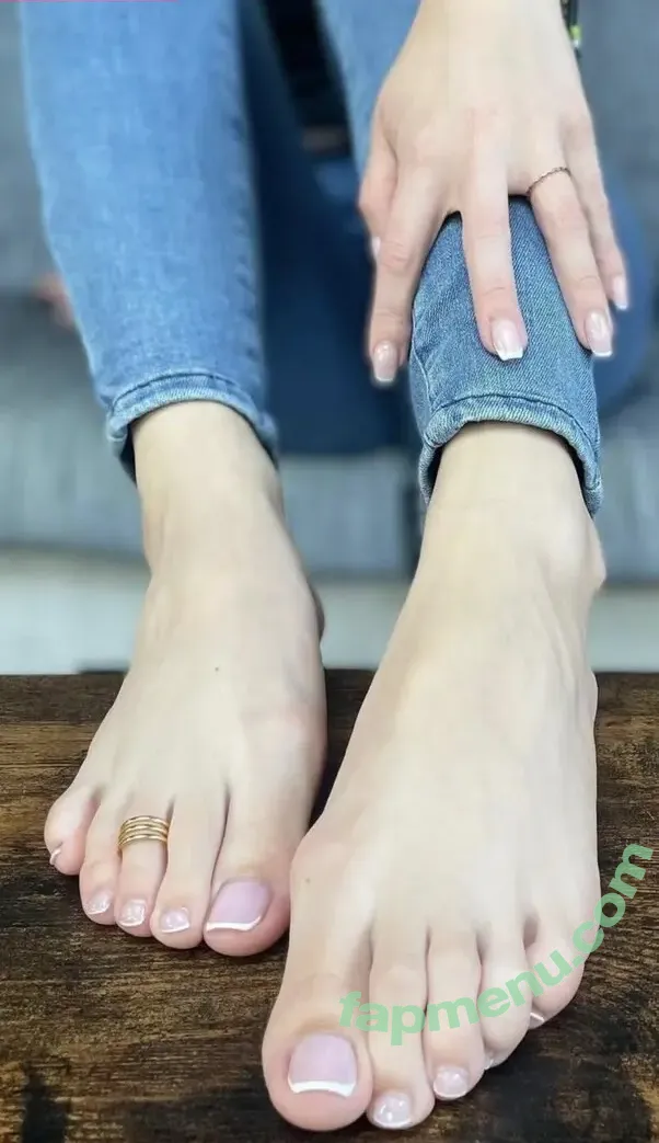 Bare Feet nude photo #0276 (barefeetpose)