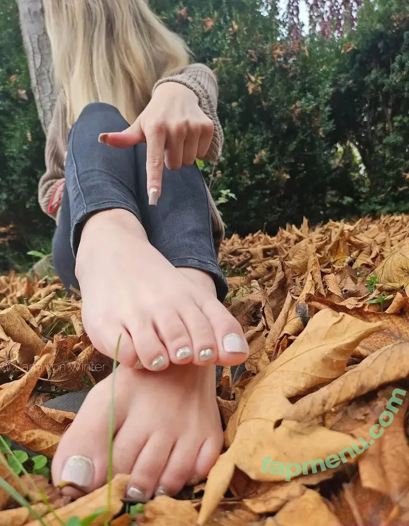 Bare Feet nude photo #0300 (barefeetpose)