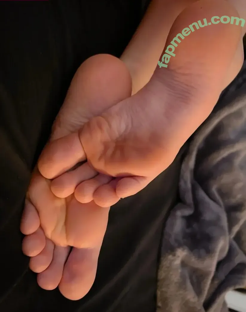 Bare Feet nude photo #0301 (barefeetpose)