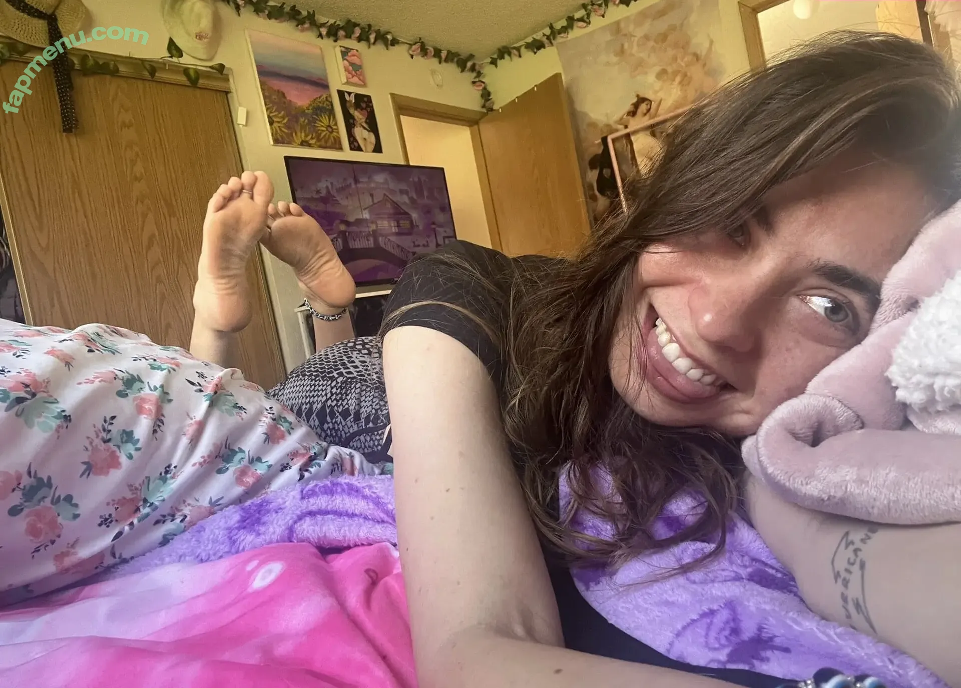 Bare Feet nude photo #0569 (barefeetpose)