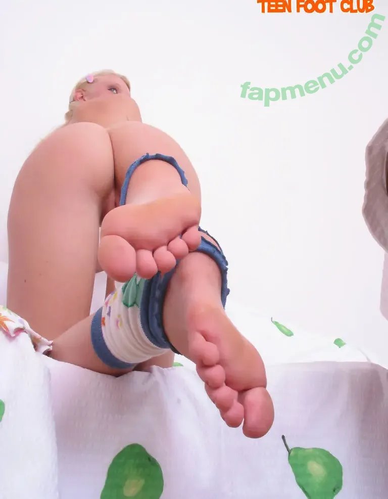 Bare Feet nude photo #0908 (barefeetpose)