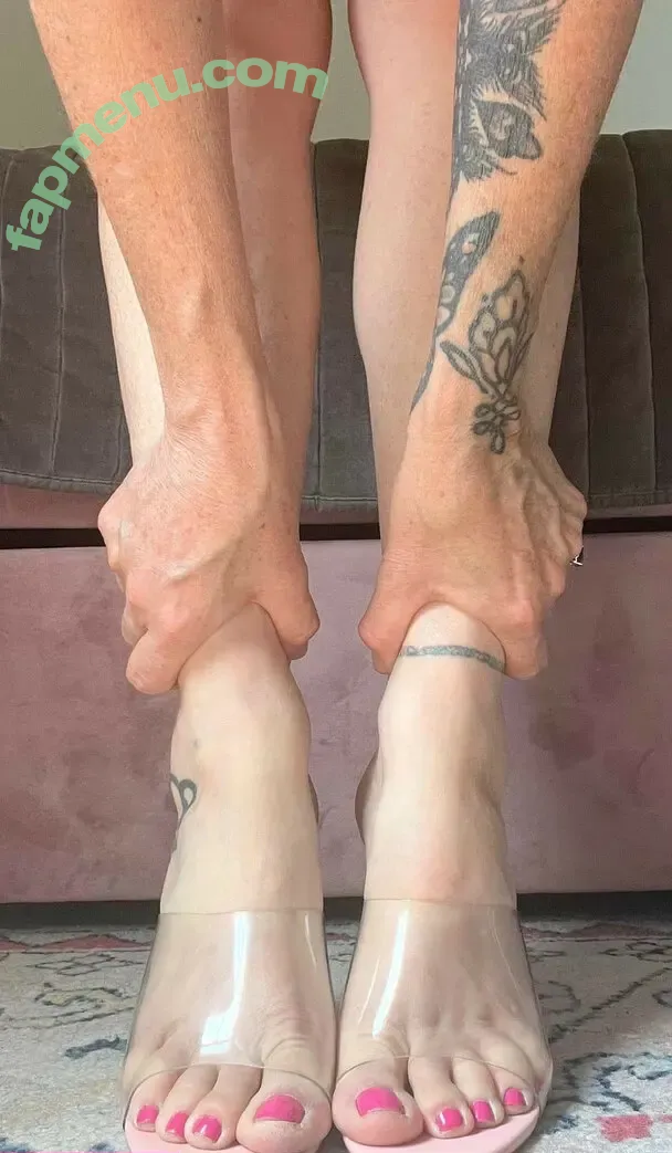 Bare Feet nude photo #0981 (barefeetpose)