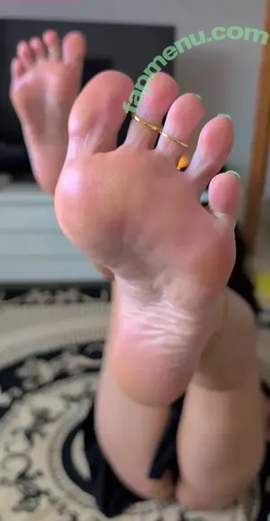 Bare Feet / barefeetpose nude photo #1315