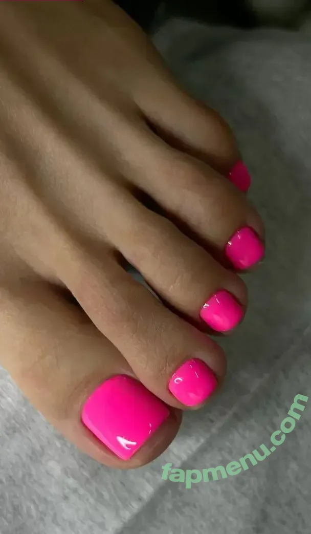 Bare Feet nude photo #1273 (barefeetpose)