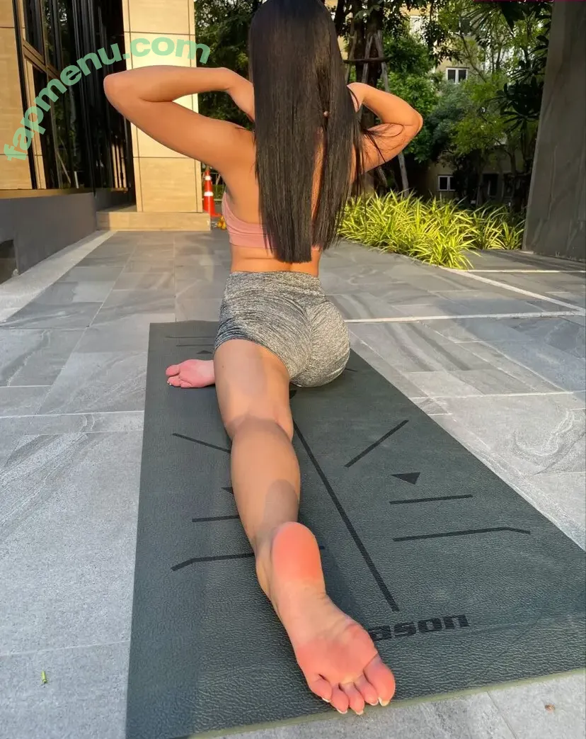 Bare Feet nude photo #1328 (barefeetpose)