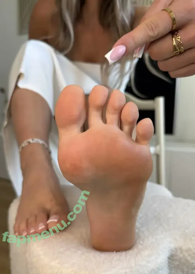 Bare Feet nude photo #1603 (barefeetpose)