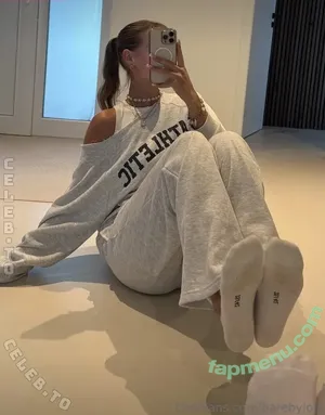 Barebylola nude photo #0129