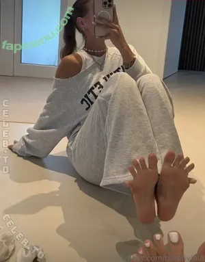 Barebylola nude photo #0132