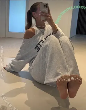 Barebylola nude photo #0133