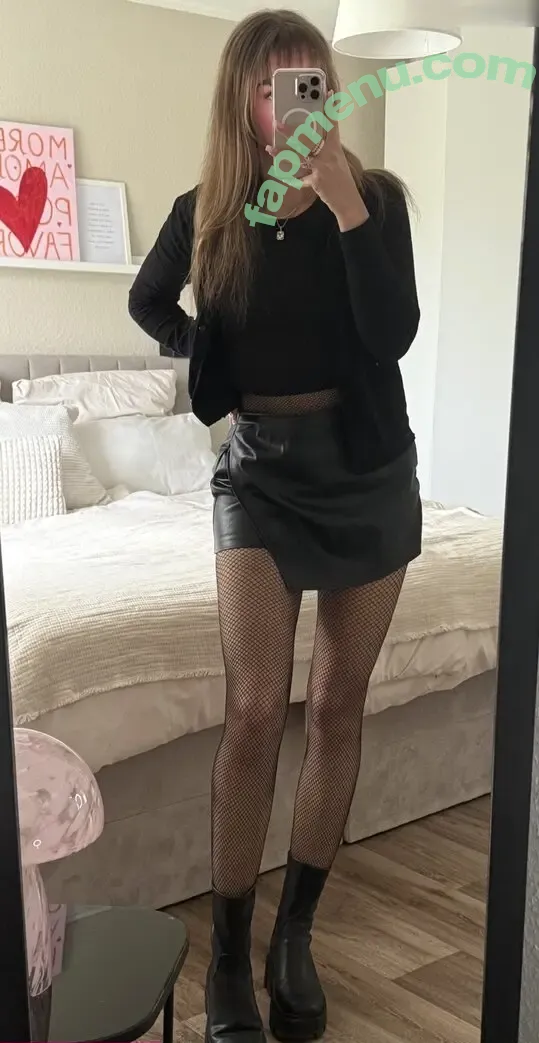 Barebylola nude photo #0007 (Barebylola)