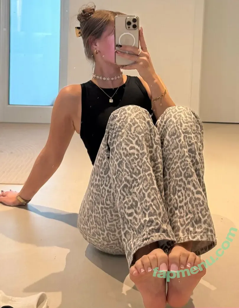 Barebylola nude photo #0061 (Barebylola)