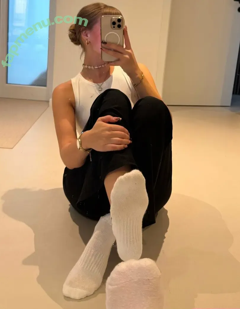 Barebylola nude photo #0072 (Barebylola)