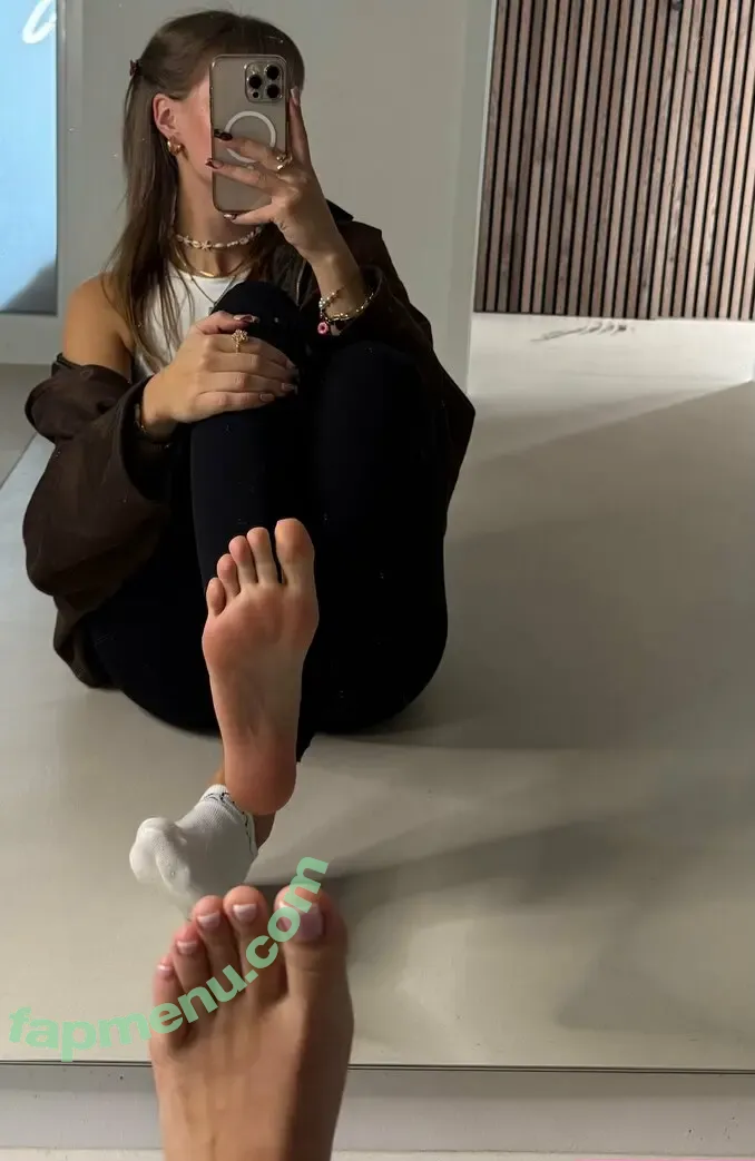 Barebylola nude photo #0091 (Barebylola)
