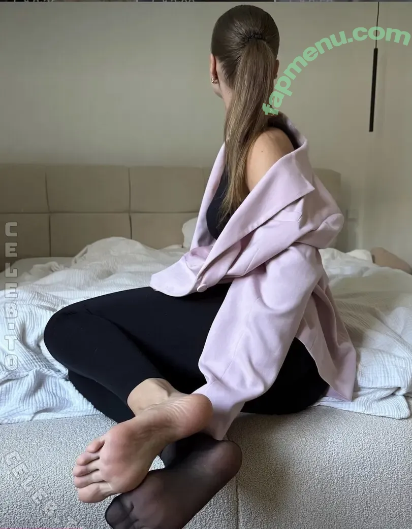 Barebylola nude photo #0138 (Barebylola)