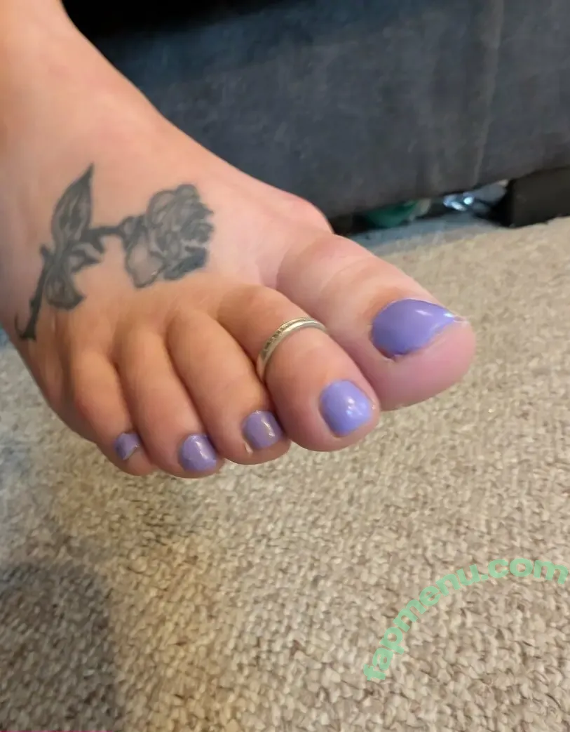 barefoot_bunny_b nude photo #0007 (barefoot_bunny_b3)