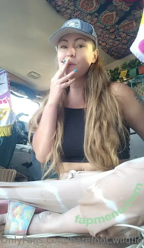 barefoot.wildflower nude photo #0003 (barefoot.wildflower)