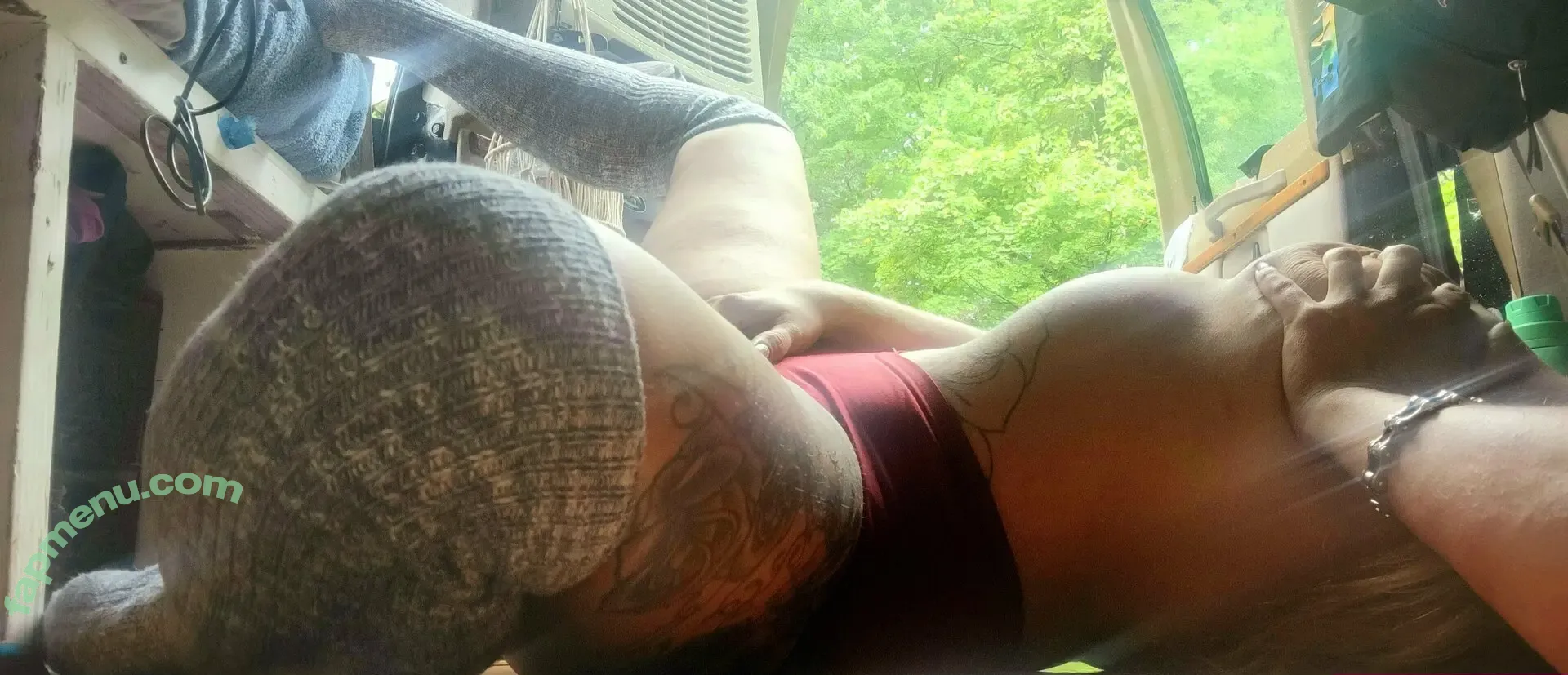 barefoot.wildflower nude photo #0017 (barefoot.wildflower)