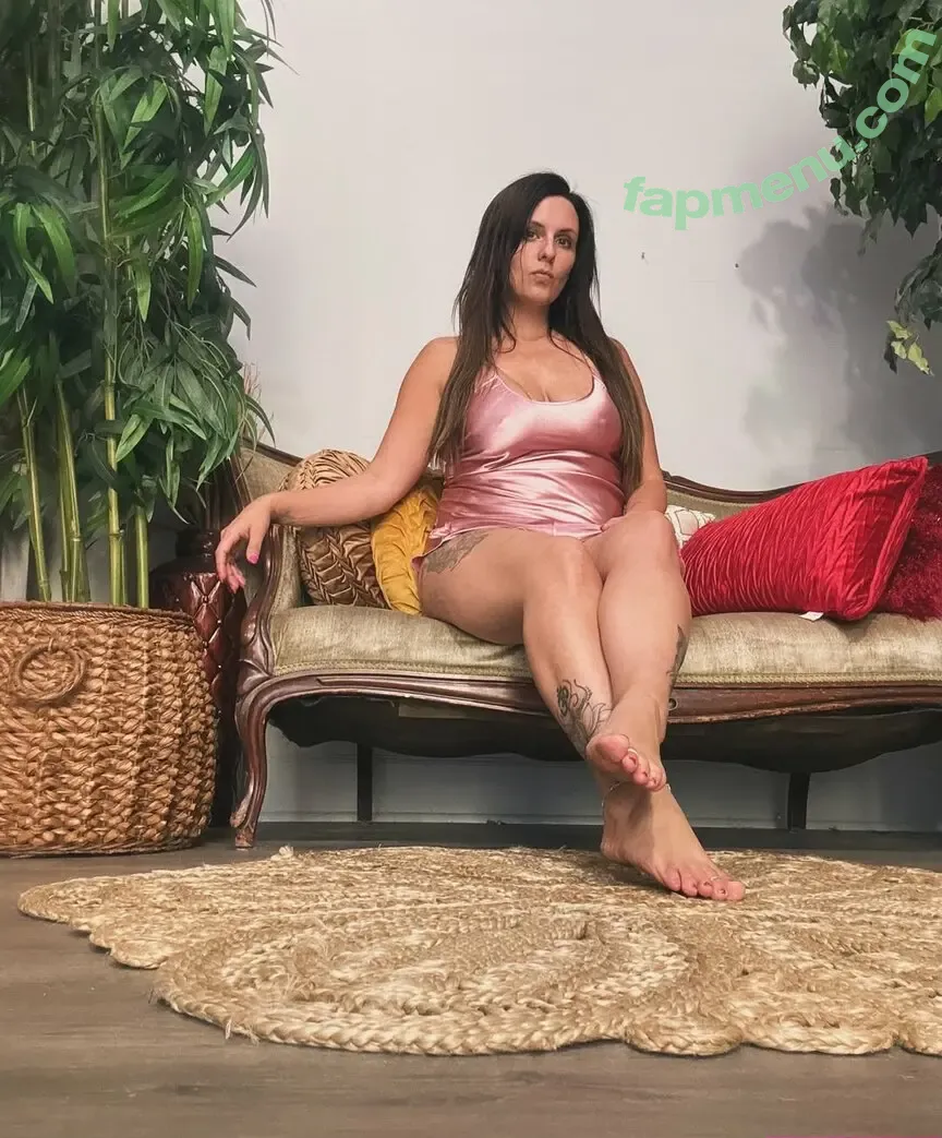 Barefootmamamn nude photo #0269 (therealbarefootmamamn)