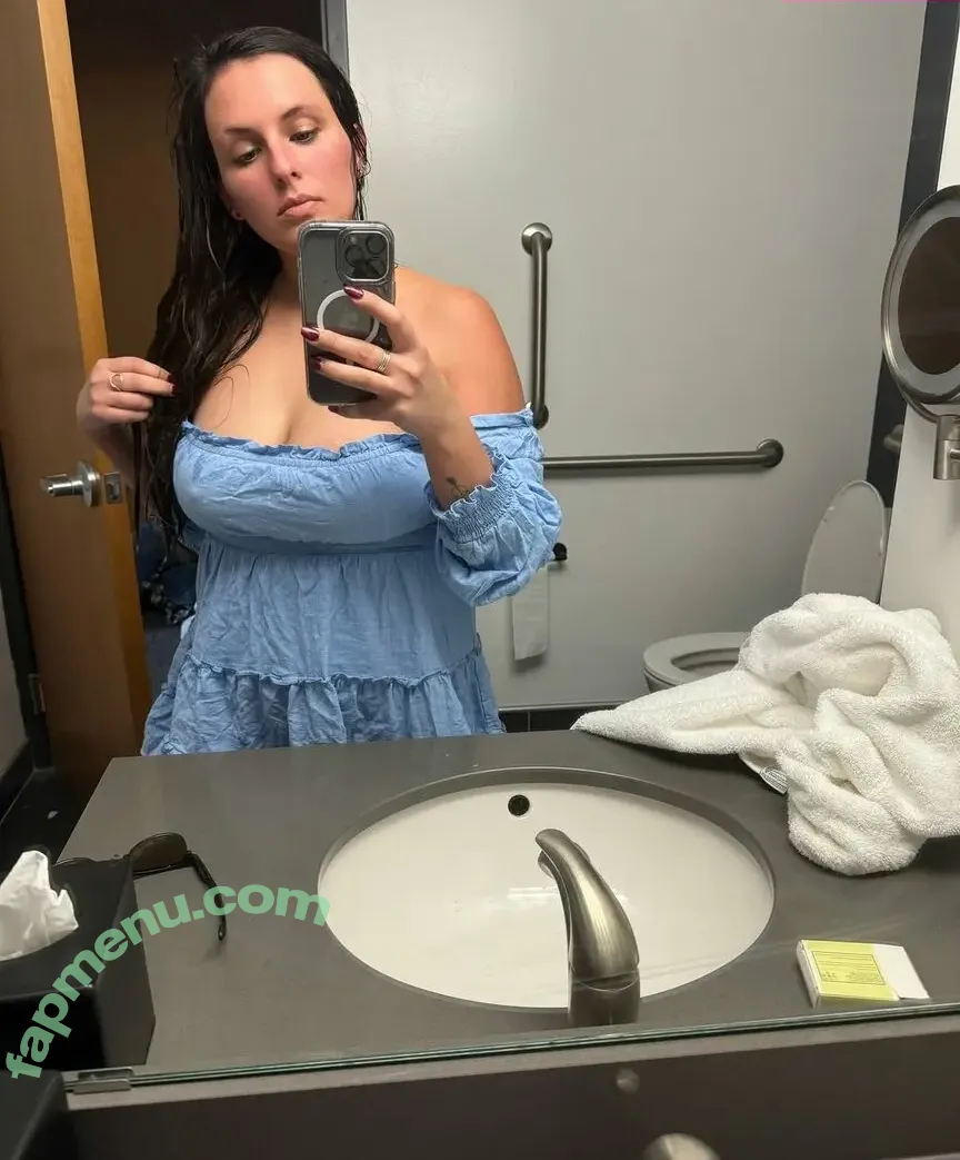 Barefootmamamn nude photo #0292 (Barefootmamamn)