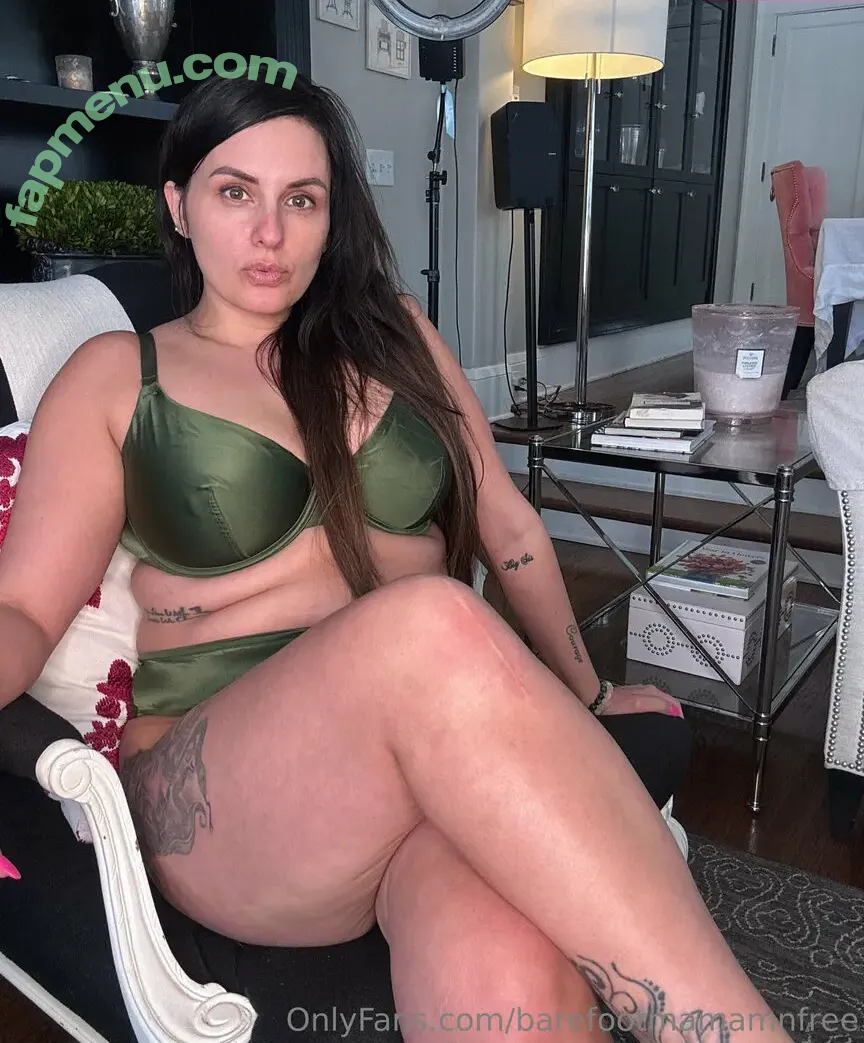 barefootmamamnfree nude photo #0002 (therealbarefootmamamn)