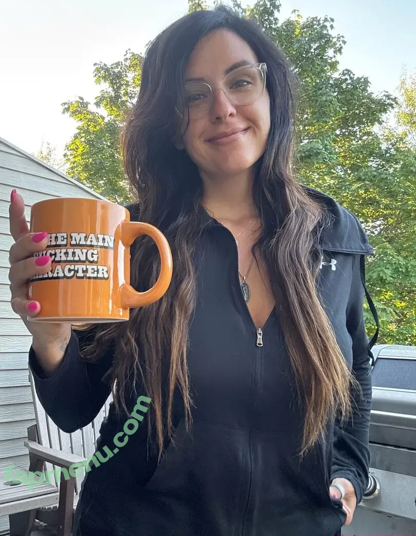 barefootmamamnfree nude photo #0058 (therealbarefootmamamn)