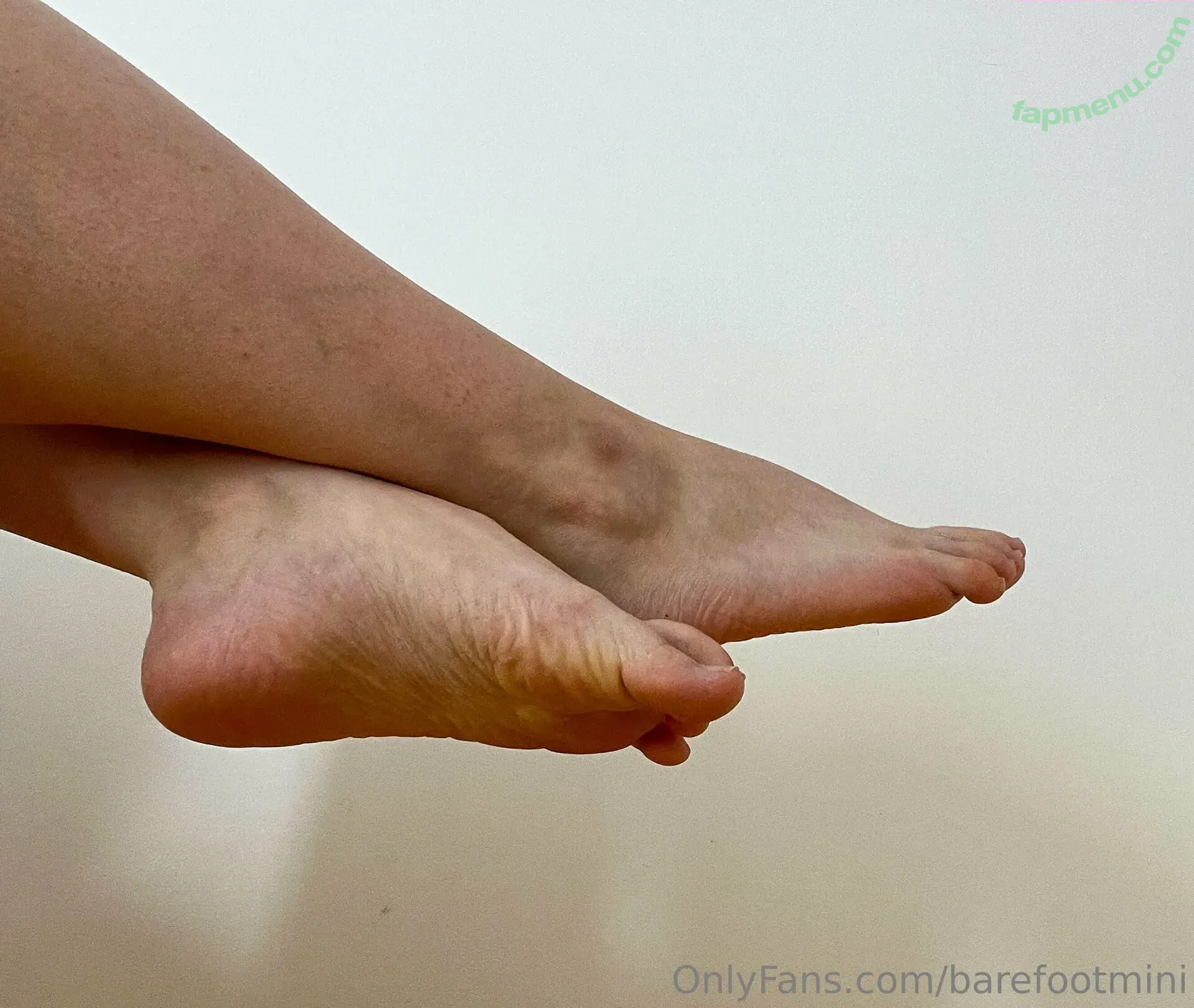 barefootmini nude photo #0001 (barefootsound)