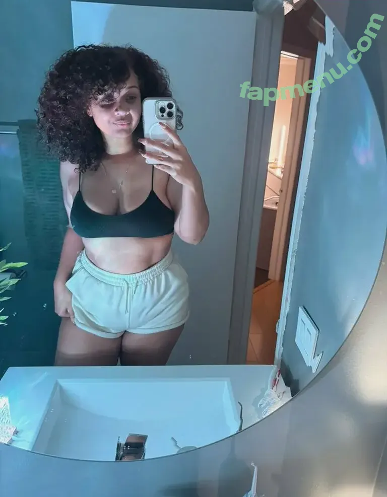 BarefootTasha nude photo #0005 (barefoottasha_)