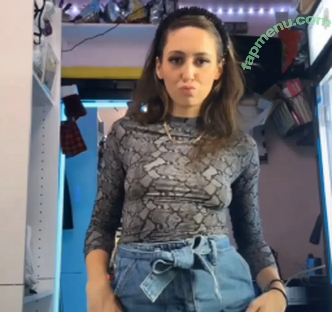 Baristademi nude photo #0030 (baristadem)