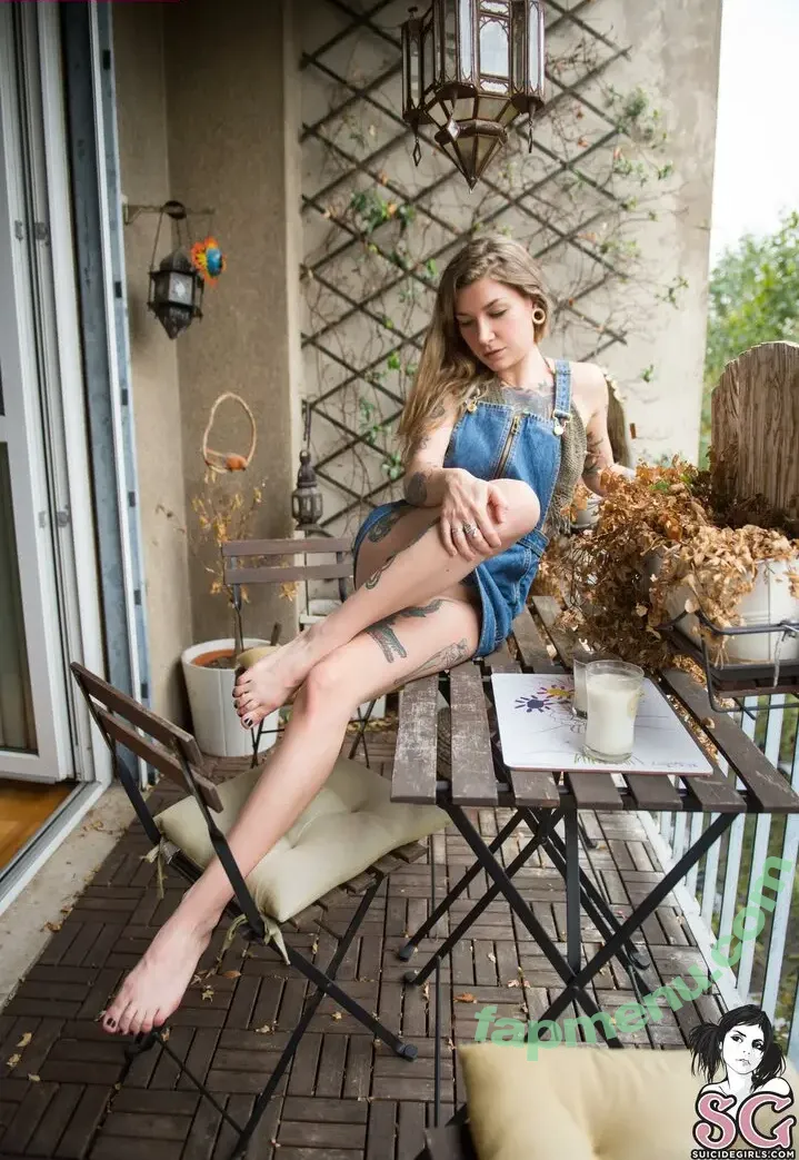 Barkmantis nude photo #0190 (Barkmantis)